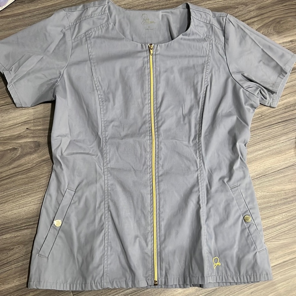 Jaanuu scrub top